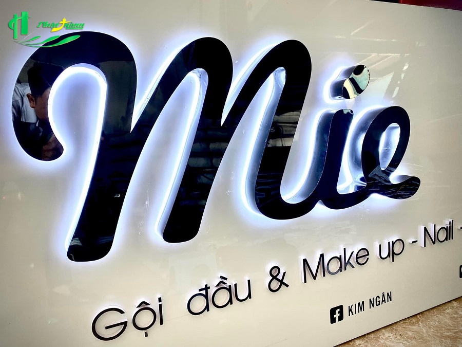 Biển quảng cáo hộp đèn mica