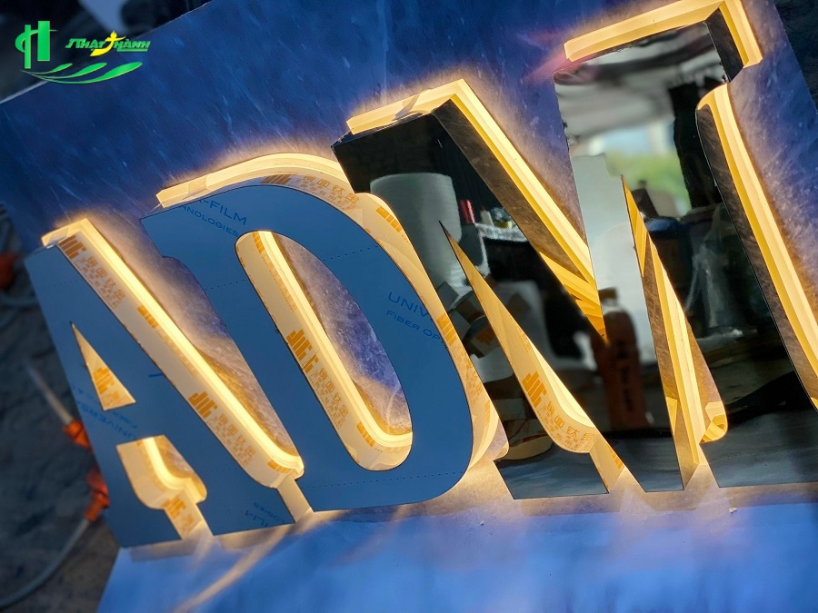 Biển quảng cáo hộp đèn mica